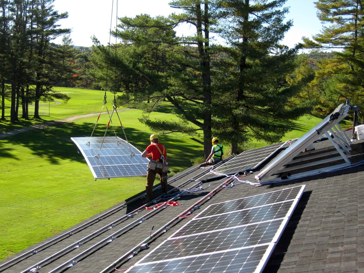 In net metering case, New Hampshire regulators focus on costs while ignoring benefits, advocates say
